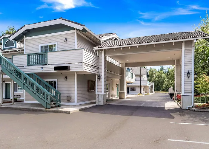 Quality Inn & Suites Bainbridge Island