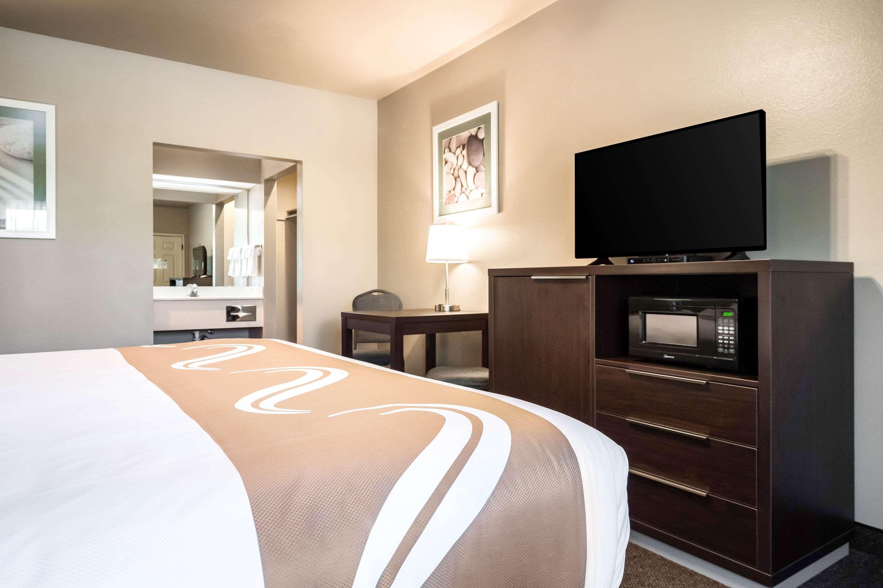 Quality & Hotel *