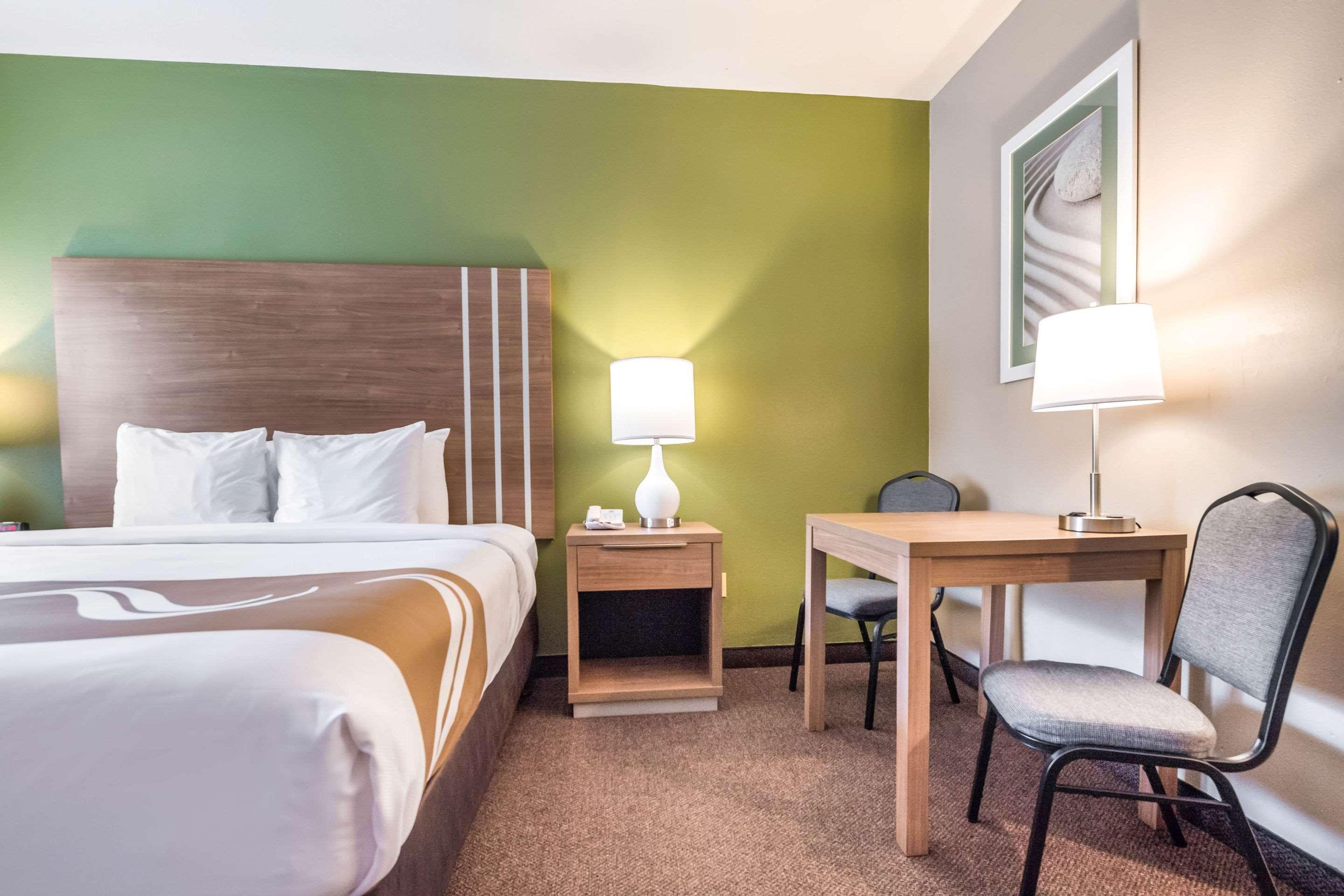 Quality & Hotel *